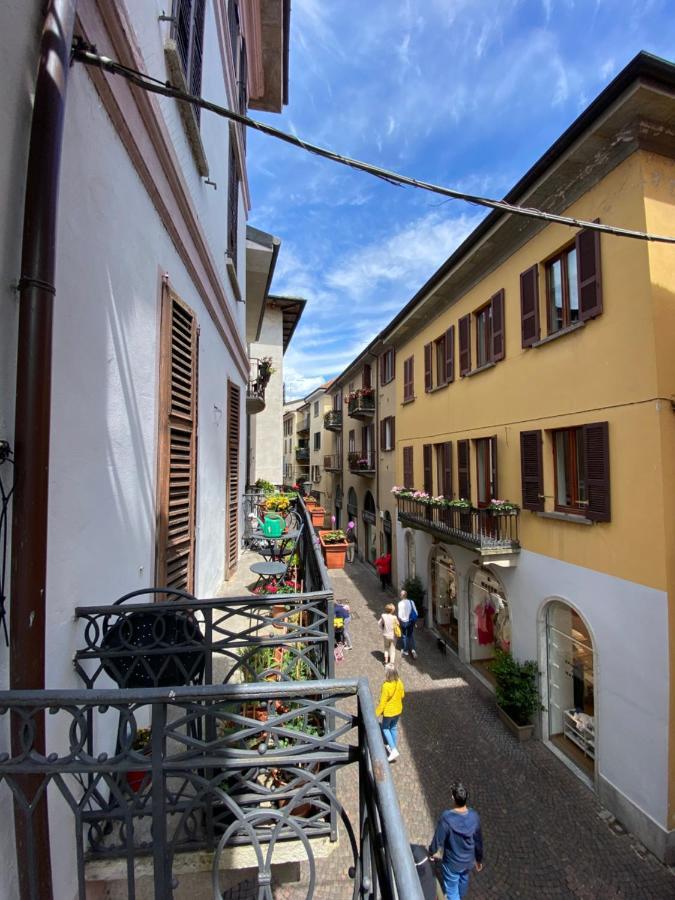 La Casa Del Corso Leilighet Arona Eksteriør bilde