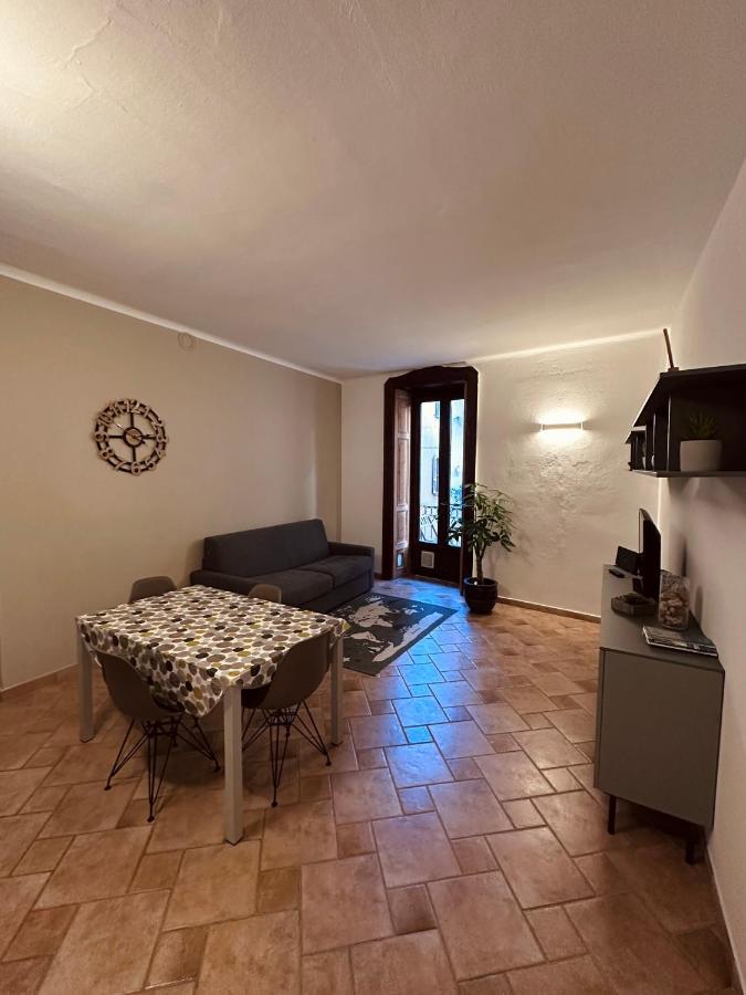 La Casa Del Corso Leilighet Arona Eksteriør bilde