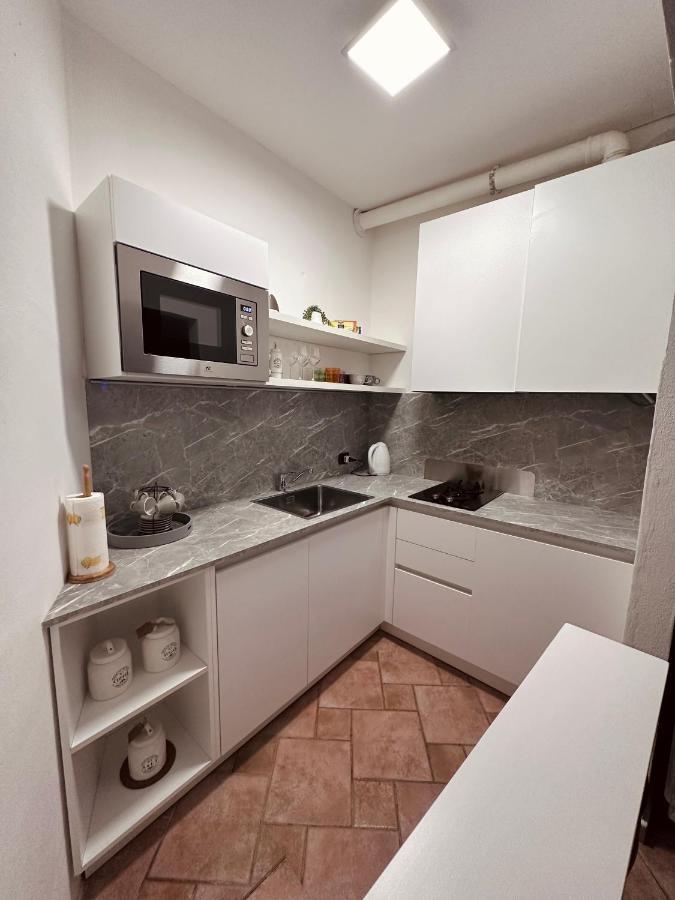 La Casa Del Corso Leilighet Arona Eksteriør bilde