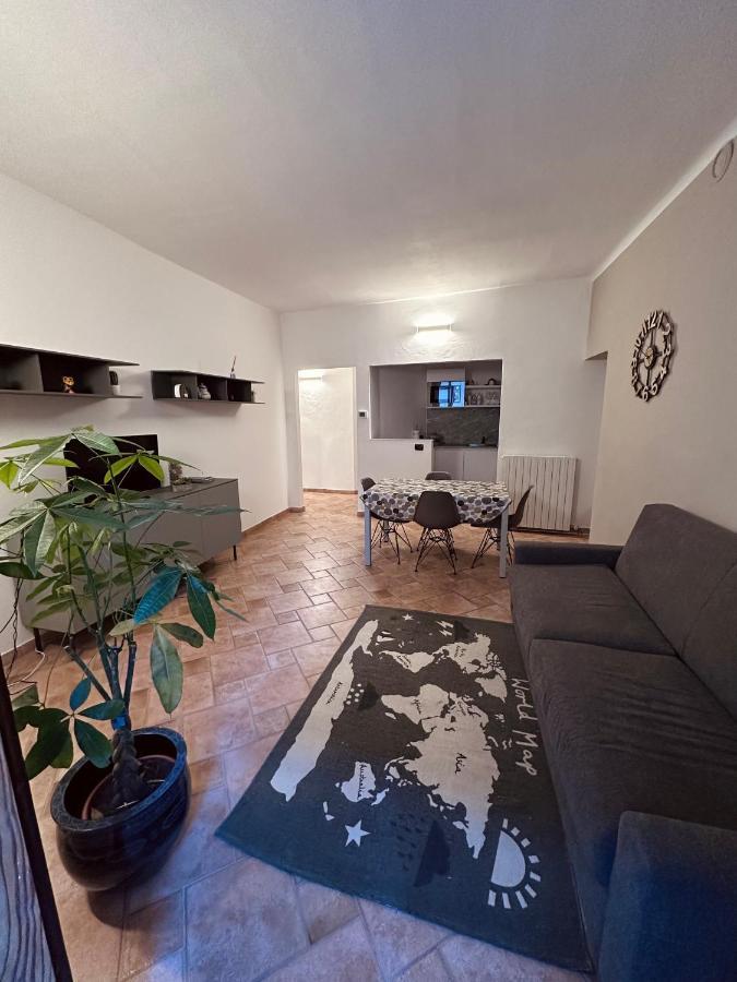 La Casa Del Corso Leilighet Arona Eksteriør bilde